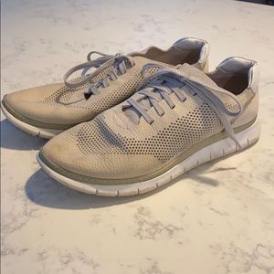 Bionic tan sneakers / walking shoes
